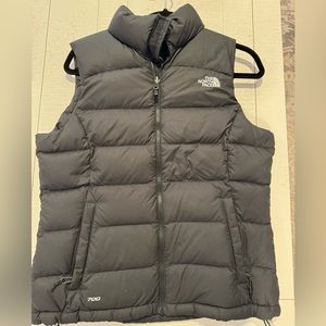 The north face women’s down puffer vest size medium color: black